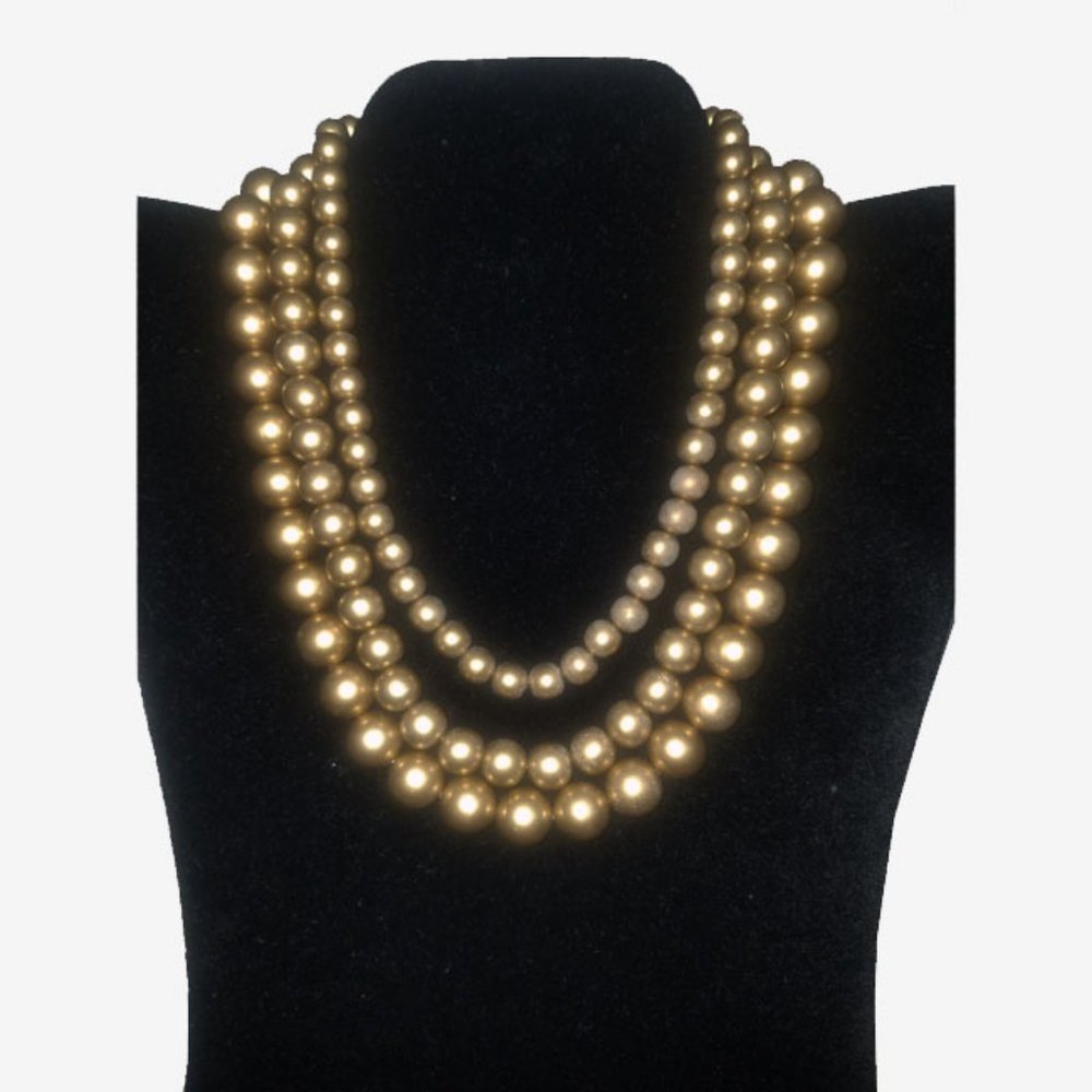 Vtg Richelieu 3 Strand Gold Pearl Bead Necklace - Picture 2 of 4